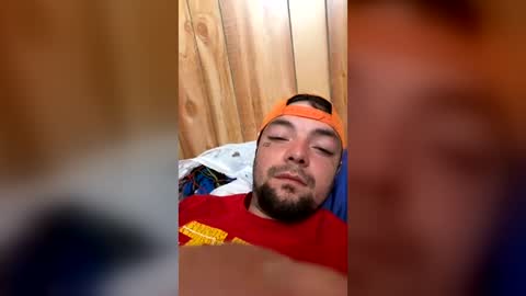 snoozy8820 online show from August 2, 9:16 pm