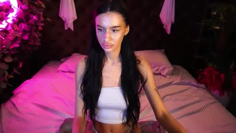 snow_whiteeex online show from October 27, 6:35 am