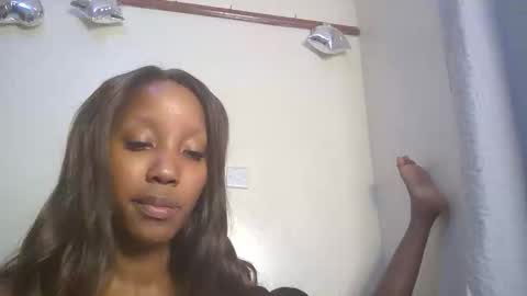 snowfox254 online show from January 9, 10:59 pm