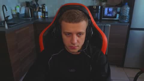 kluvr4 online show from March 15, 10:07 am