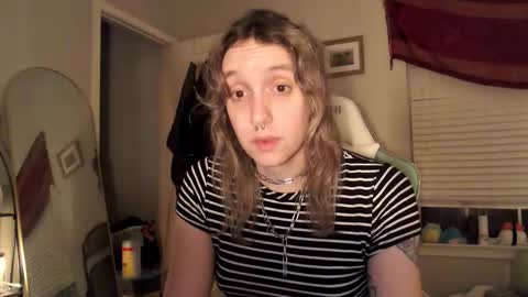 Lilytea online show from November 18, 5:43 am