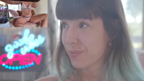 Snapshot of sofi_mora chatting on September 23, 5:19 pm Sofi Mora online show from September 23, 5:19 pm