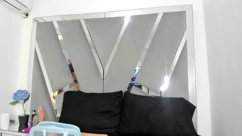 SOFIA online show from February 9, 9:17 pm