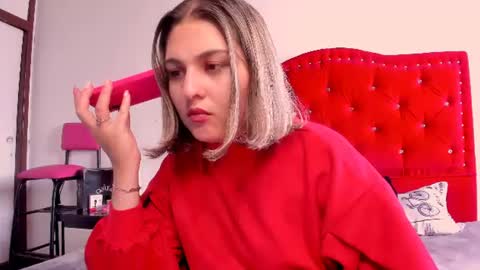 Sofia  bella online show from July 4, 8:01 pm