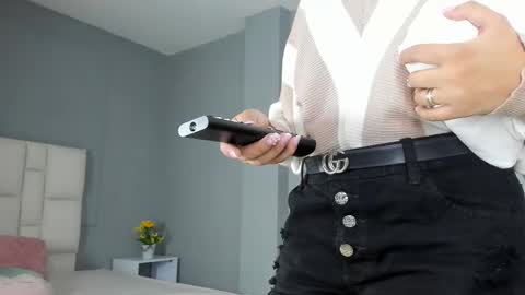 sofia__salazar online show from February 6, 12:19 pm