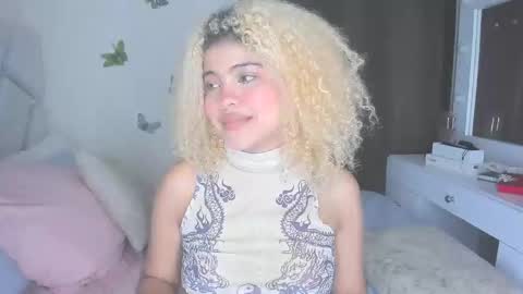 sofiacastillo01 online show from September 15, 6:53 pm