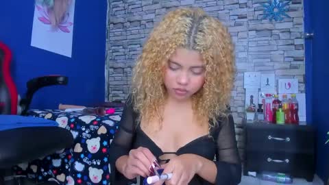 sofiacastillo01 online show from March 10, 3:52 pm