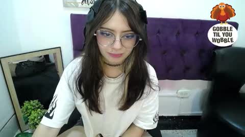 sofiakitty18 online show from November 27, 7:32 pm