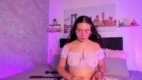 sofialujan_ online show from July 8, 11:30 pm