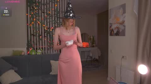 Sofia Help me overcome shynes with 100 thumbs up online show from October 23, 7:48 pm