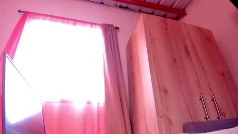sofiavelez01 online show from June 6, 5:41 pm