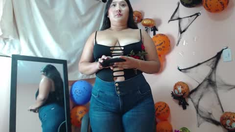 sofi lara online show from November 5, 7:27 pm