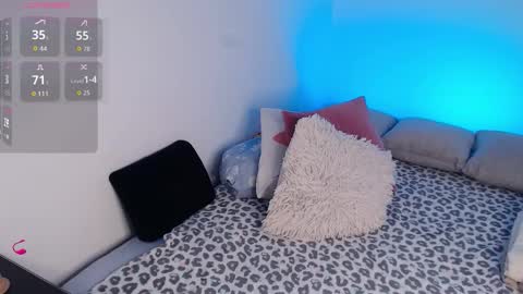 Snapshot of sofix_ chatting on October 14, 11:46 am Lau  online show from October 14, 11:46 am