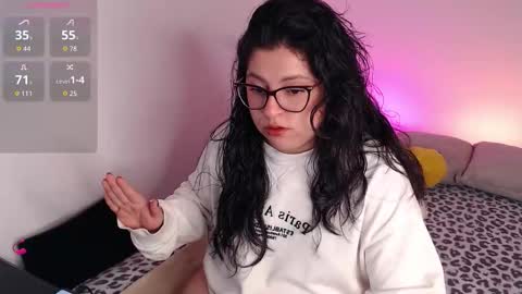 Snapshot of sofix_ chatting on October 17, 3:38 pm Lau  online show from October 17, 3:38 pm