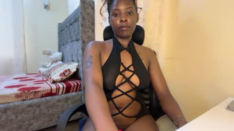 soft_nicole online show from August 9, 3:23 am
