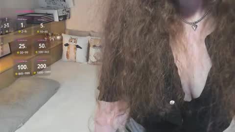 Snapshot of soft_purr_kitty chatting on October 7, 7:21 pm Mia online show from October 7, 7:21 pm