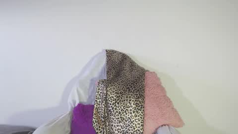     online show from February 5, 1:25 pm