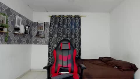 son_hades online show from November 6, 6:55 pm