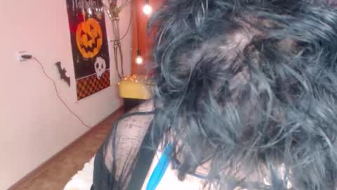 Snapshot of sondrariddle chatting on October 23, 12:01 am sondrariddle online show from October 23, 12:01 am
