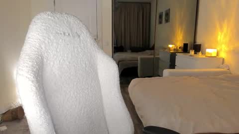 sonia_moon_ online show from October 9, 3:01 am