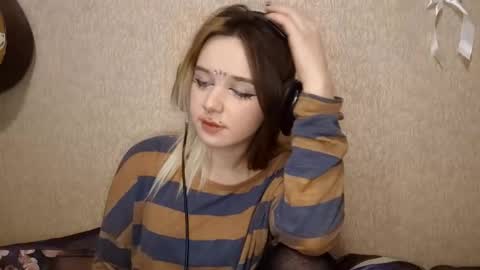 Mila online show from March 5, 5:44 pm