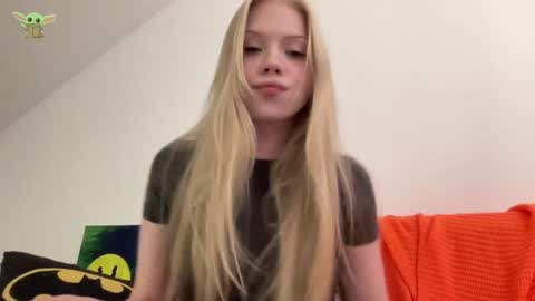 Snapshot of sonyaplush chatting on December 11, 8:50 pm Sonya  Instagram   Twitter sonyaplushgirl  OnlyFans sonyaplush online show from December 11, 8:50 pm