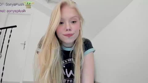 Snapshot of sonyaplush chatting on February 23, 6:12 pm Sonya  Instagram   Twitter sonyaplushgirl  OnlyFans sonyaplush online show from February 23, 6:12 pm