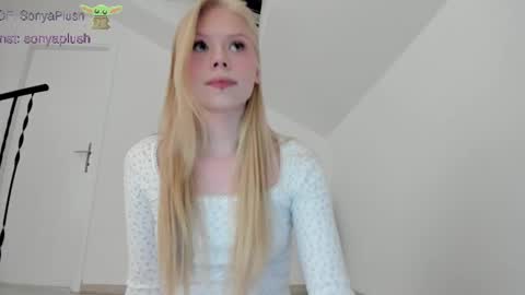 Snapshot of sonyaplush chatting on February 20, 6:46 pm Sonya  Instagram   Twitter sonyaplushgirl  OnlyFans sonyaplush online show from February 20, 6:46 pm