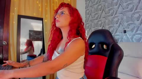 sophie online show from October 25, 9:52 am