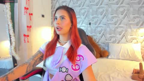 sophie online show from February 2, 6:32 am