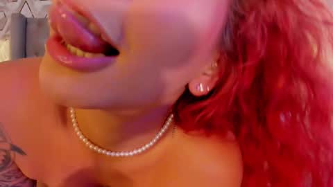 Snapshot of sophi_01 chatting on September 17, 9:51 pm sophie online show from September 17, 9:51 pm