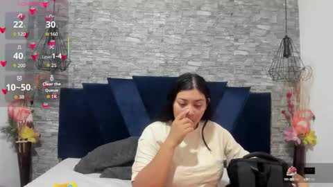 Snapshot of sophia_brunett chatting on October 8, 12:00 pm Sophia  online show from October 8, 12:00 pm