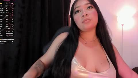 Snapshot of sophia_brunett chatting on February 9, 3:32 am Sophia  online show from February 9, 3:32 am