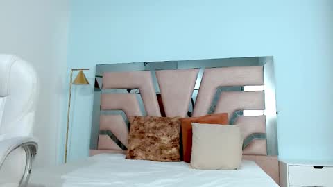 Snapshot of sophia_hadid chatting on January 18, 8:30 pm Sophia online show from January 18, 8:30 pm