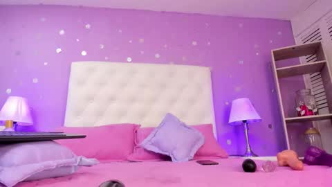 Sophia  online show from December 18, 7:53 pm