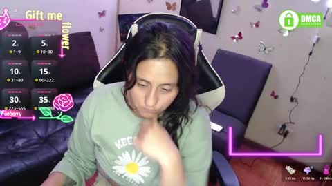 sophiaa_vega_ online show from October 24, 11:16 pm