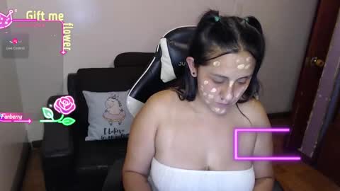 sophiaa_vega_ online show from March 17, 11:32 pm