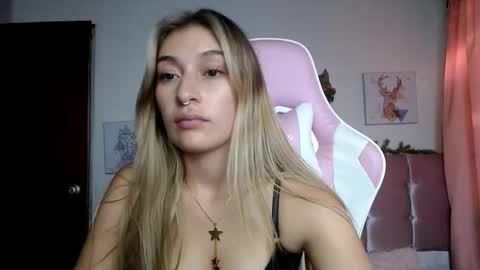 SophiaLee online show from March 5, 12:52 am