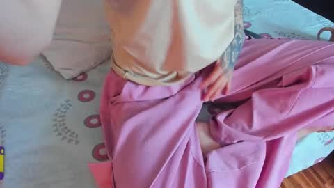 sophiamiller6 online show from April 1, 1:23 pm