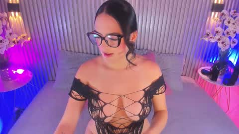 sophicollins online show from February 26, 11:24 am