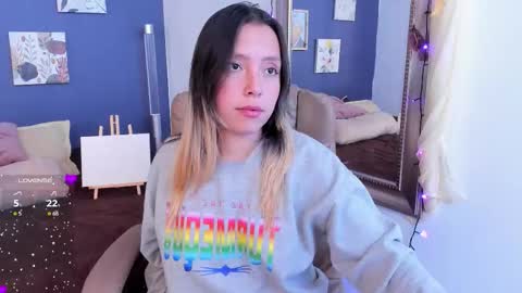 Snapshot of sophie_demoiselle chatting on October 24, 3:35 pm online show from October 24, 3:35 pm