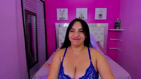 Snapshot of sophie_grays chatting on March 6, 6:26 pm S O P H I E  online show from March 6, 6:26 pm