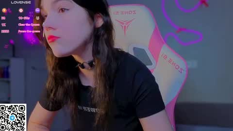 sophie_nomenal_ online show from April 2, 11:11 pm