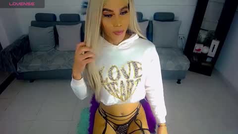 sophie_vall online show from February 3, 9:52 pm