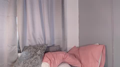 sophie_w1 online show from July 28, 4:39 pm