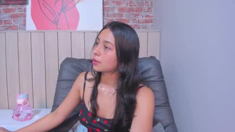 Sophie online show from March 4, 6:18 pm