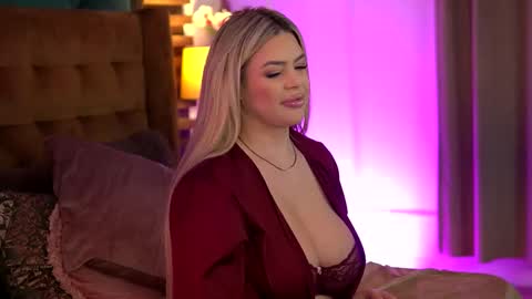 Sophie online show from January 17, 7:51 am