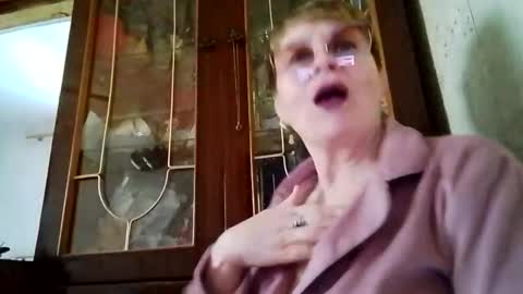 SophieBurnsX online show from June 4, 8:53 am