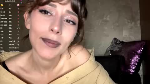 Snapshot of sophiedescoteaux chatting on October 21, 8:56 pm Mira online show from October 21, 8:56 pm