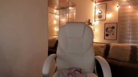 Sophie  online show from October 29, 2:41 pm